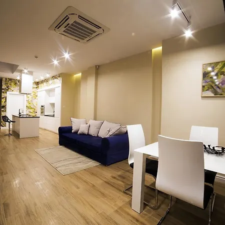 Softly 4* Μπίντγκοστς